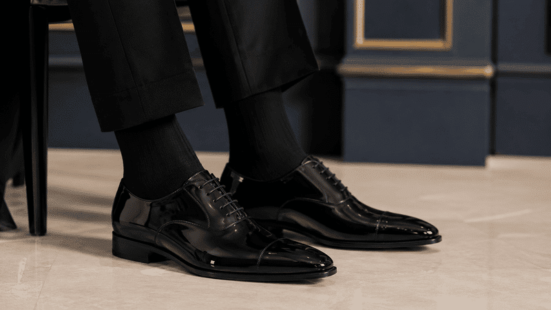 black patent leather Oxford shoes with tuxedo